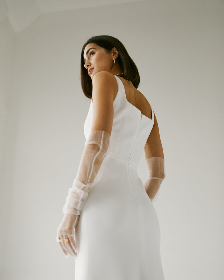 Minimalistic wedding dress