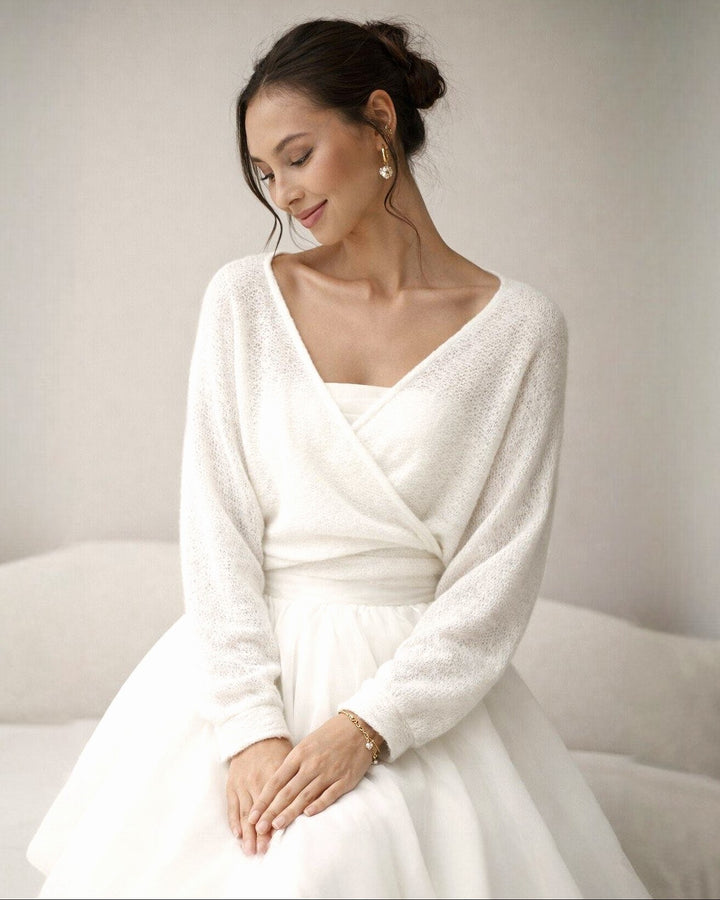Wool ivory cardigan with long ties