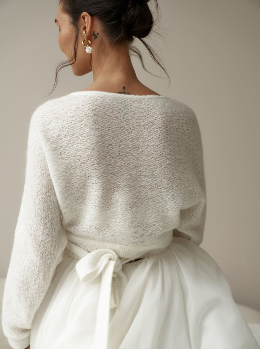 Wool ivory cardigan with long ties
