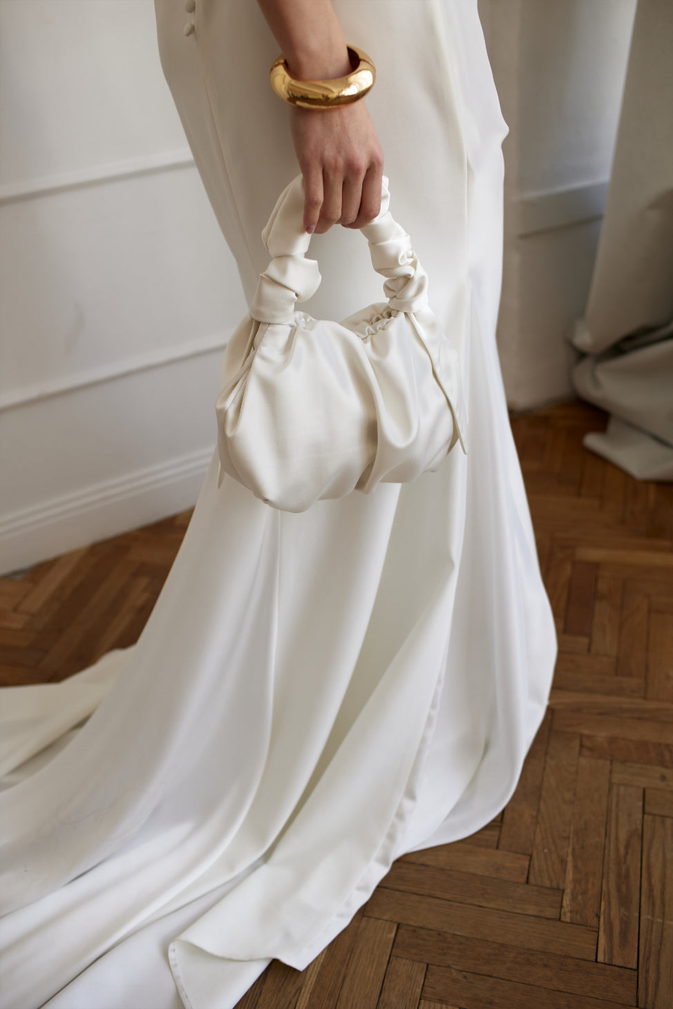 Elegant Satin Bridal Knot Bag Wedding Clutch & Mini Shoulder Purse Elegant Satin Bridal Knot Bag Wedding Clutch & Mini Shoulder Purse