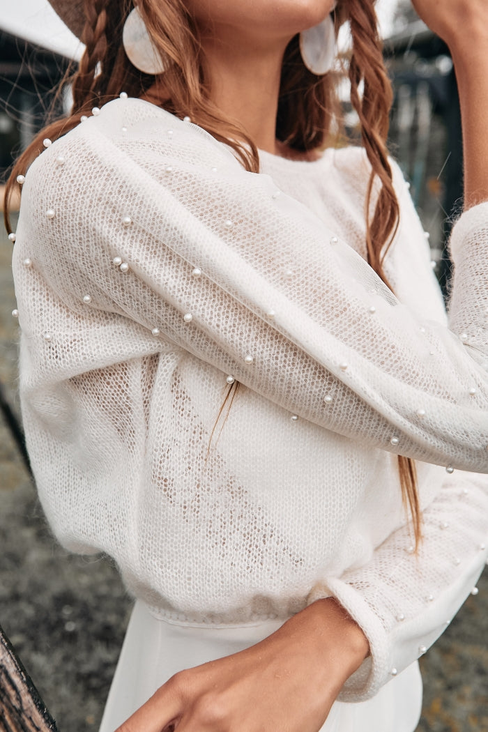 Bridal sweater with cultivated pearls