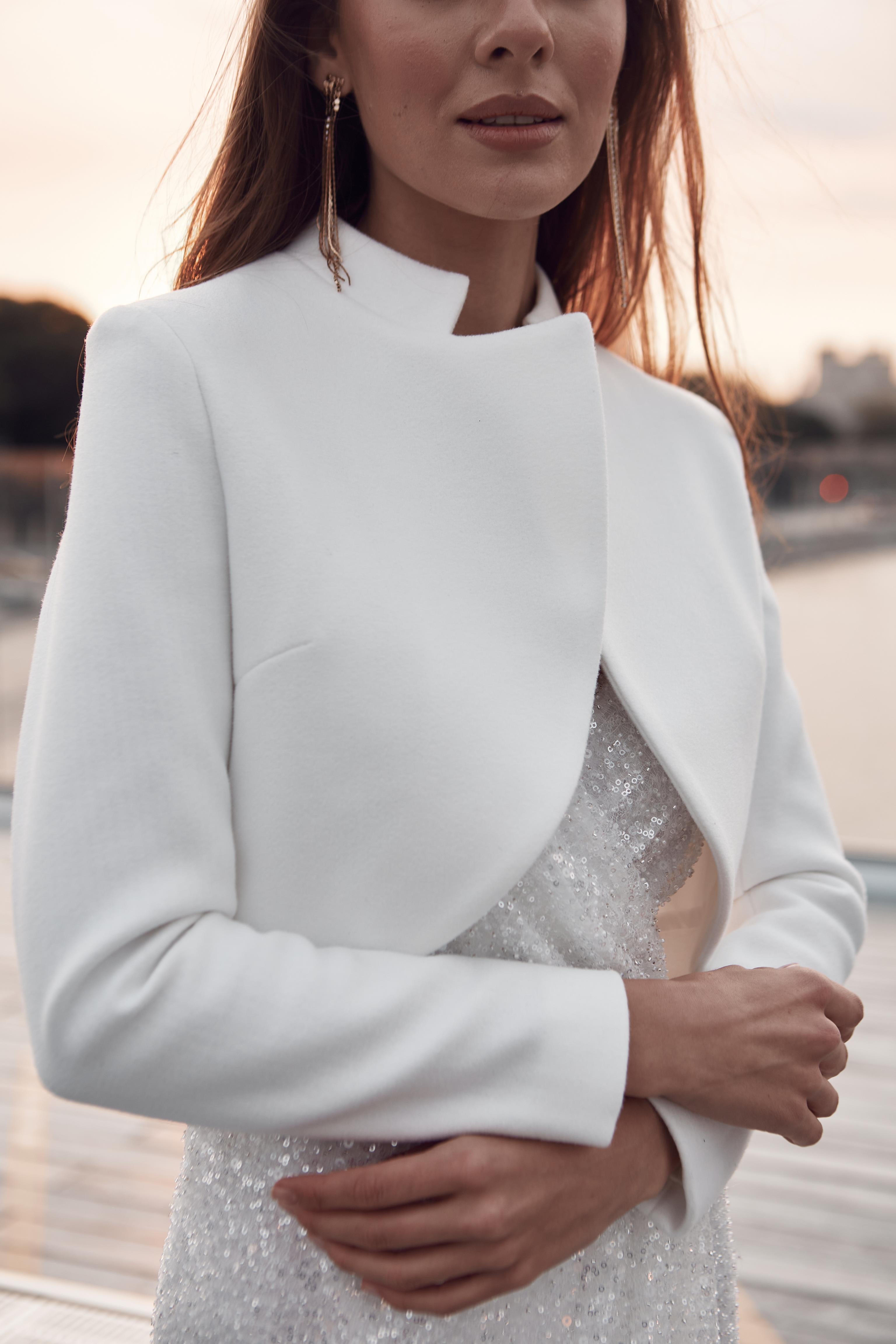 Stylish bridal coat with collar