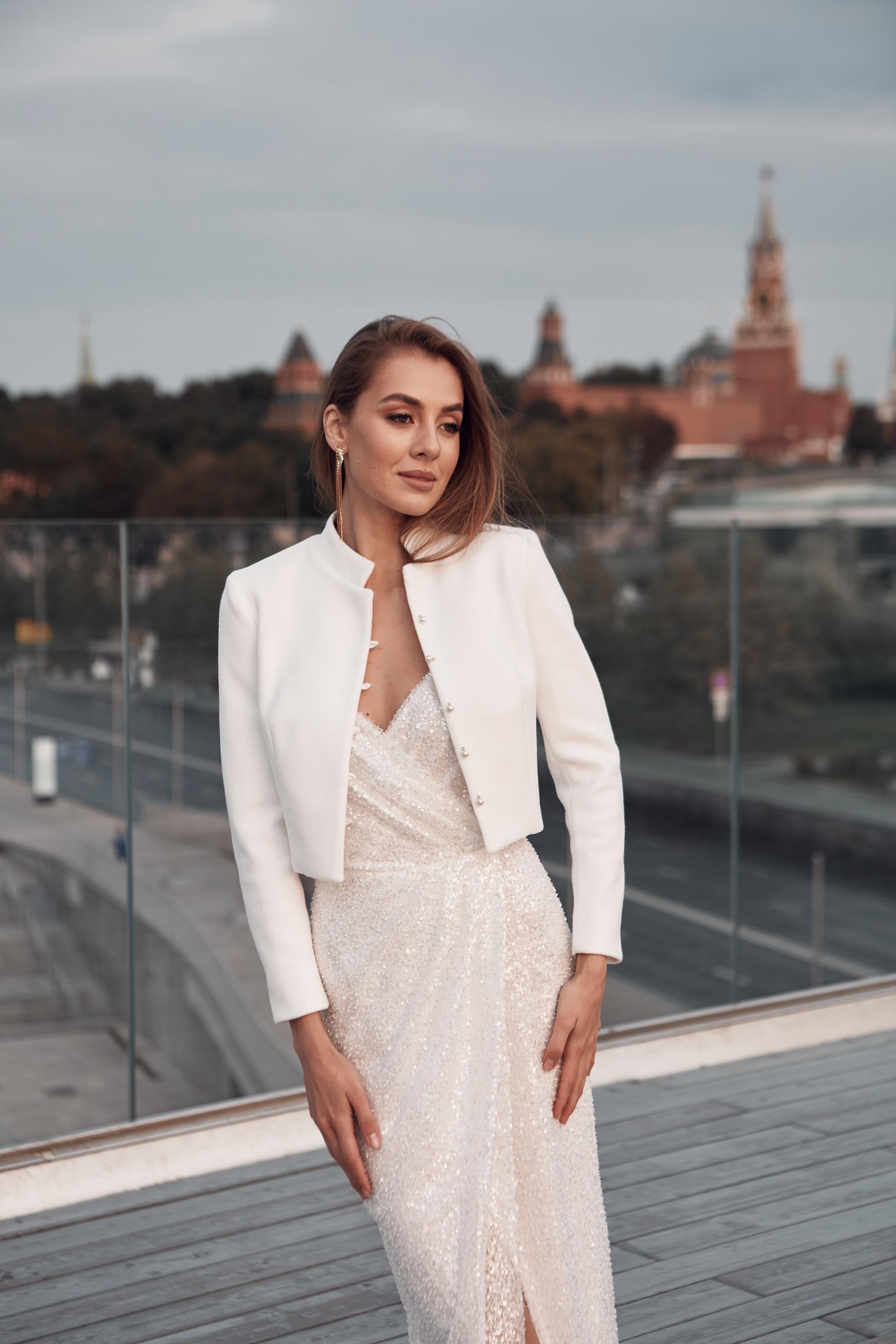 Bridal jackets with buttons and collar