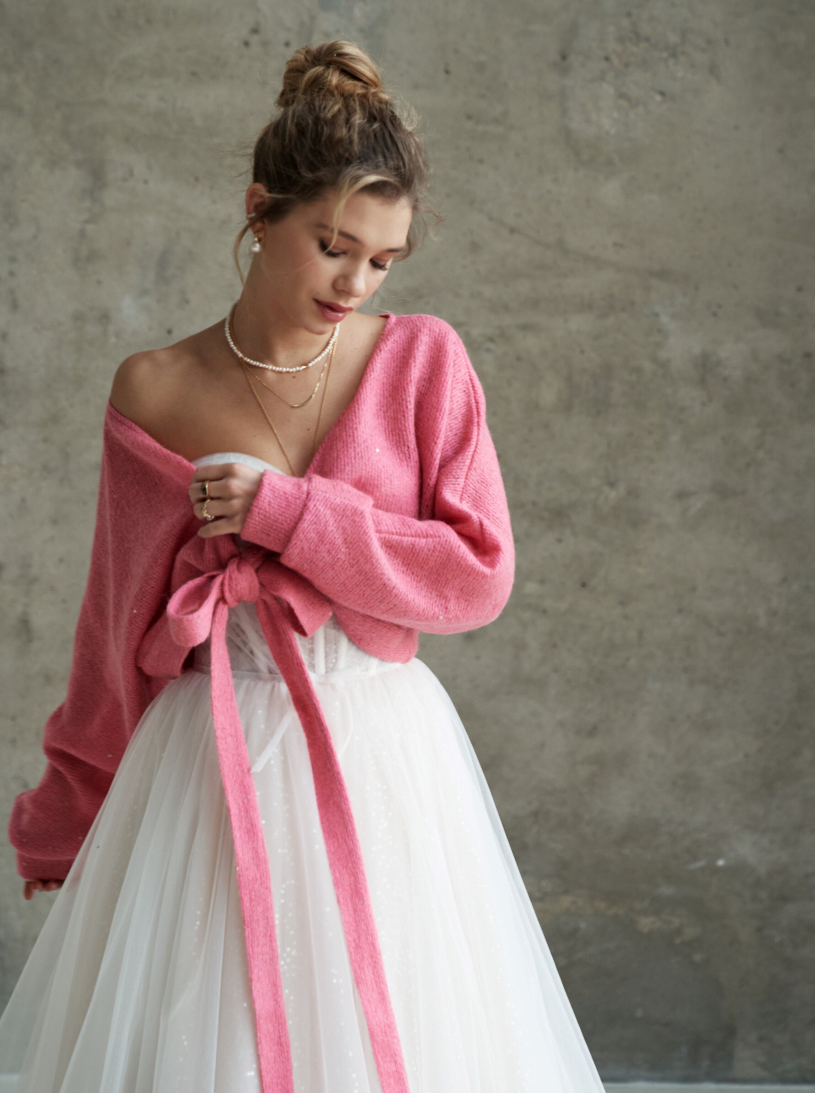 Bridal wool cardigan with long ties in pink color