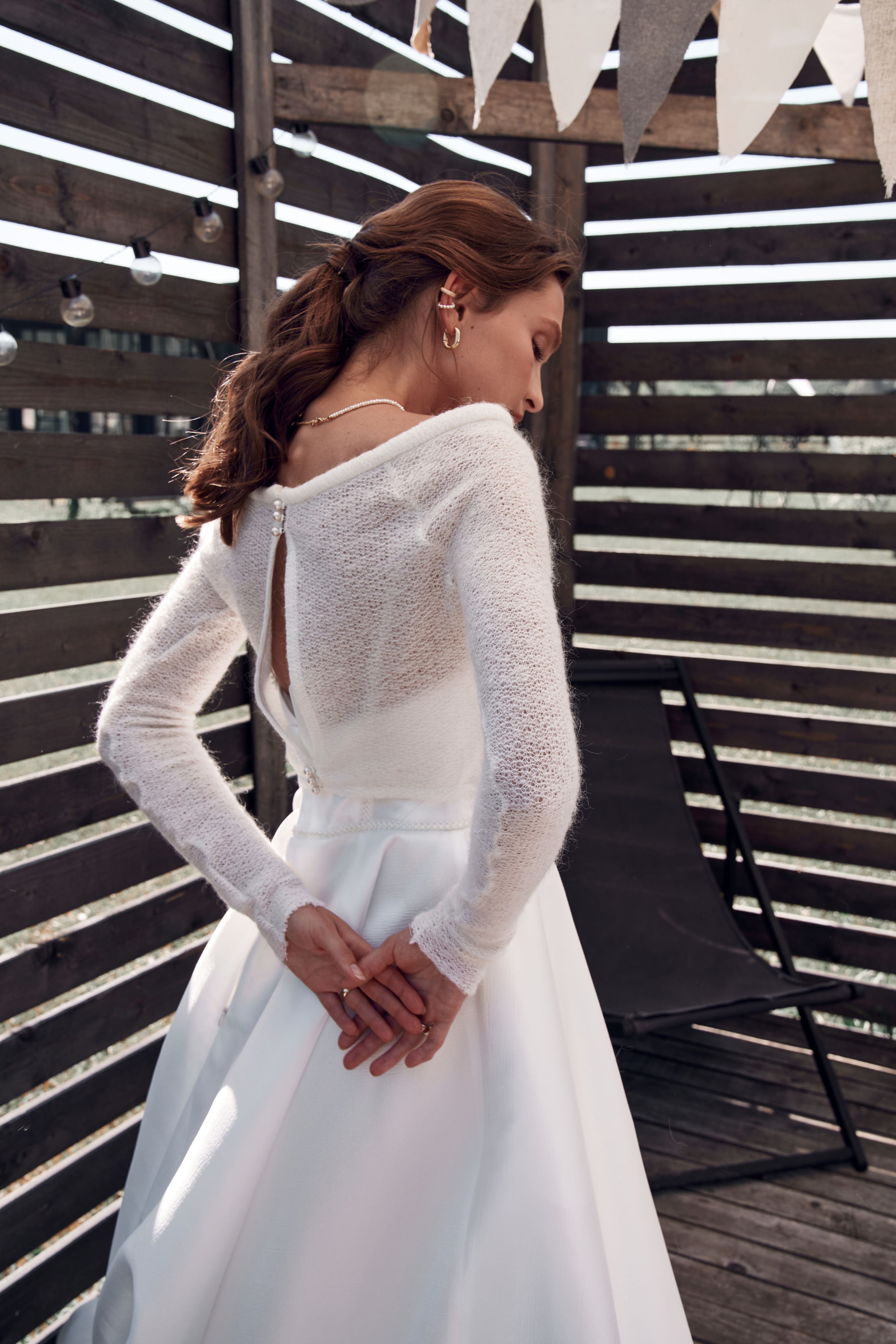Knitted wool bridal jumper with buttoned back