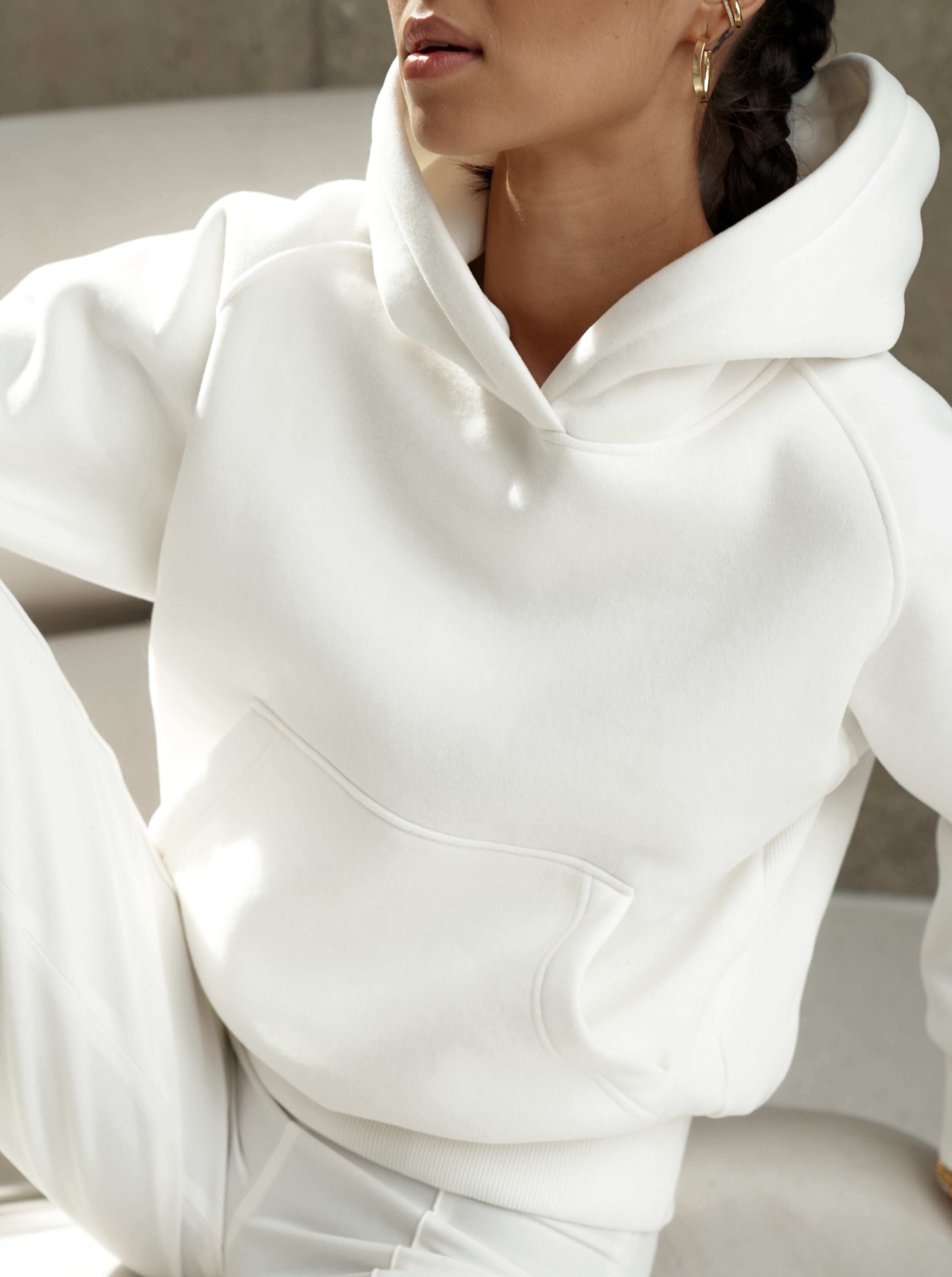 Bridal hoodie made of premium cotton. White hoodie for bridesmaids