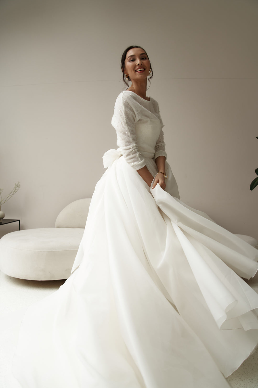 Wool Pullover Sweater for Wedding Dress with Elegant Pearl Details M