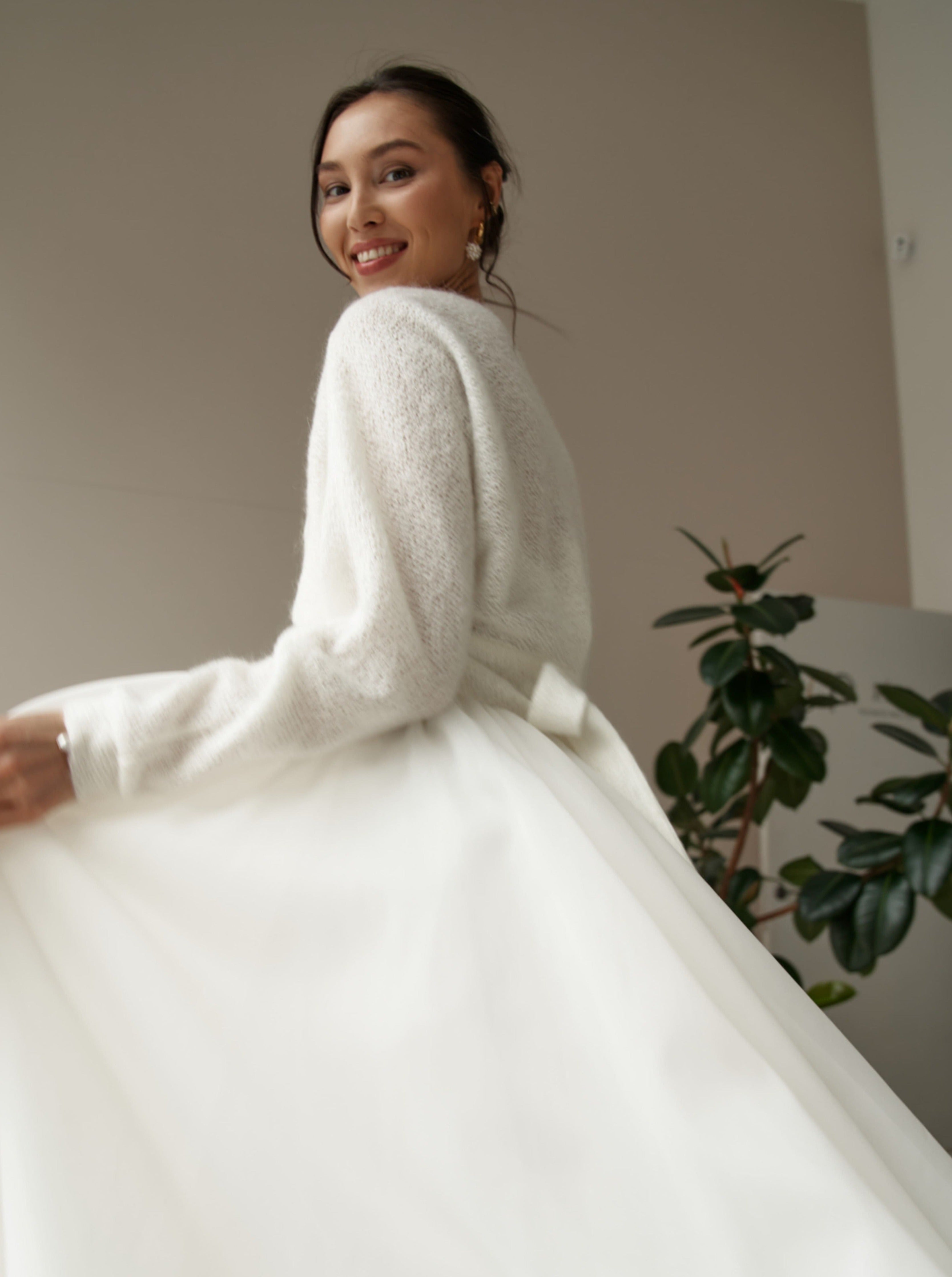 Bridal cardigan for wedding dress. Wool wedding sweater with ties Bridal cardigan for wedding dress. Wool wedding sweater with ties