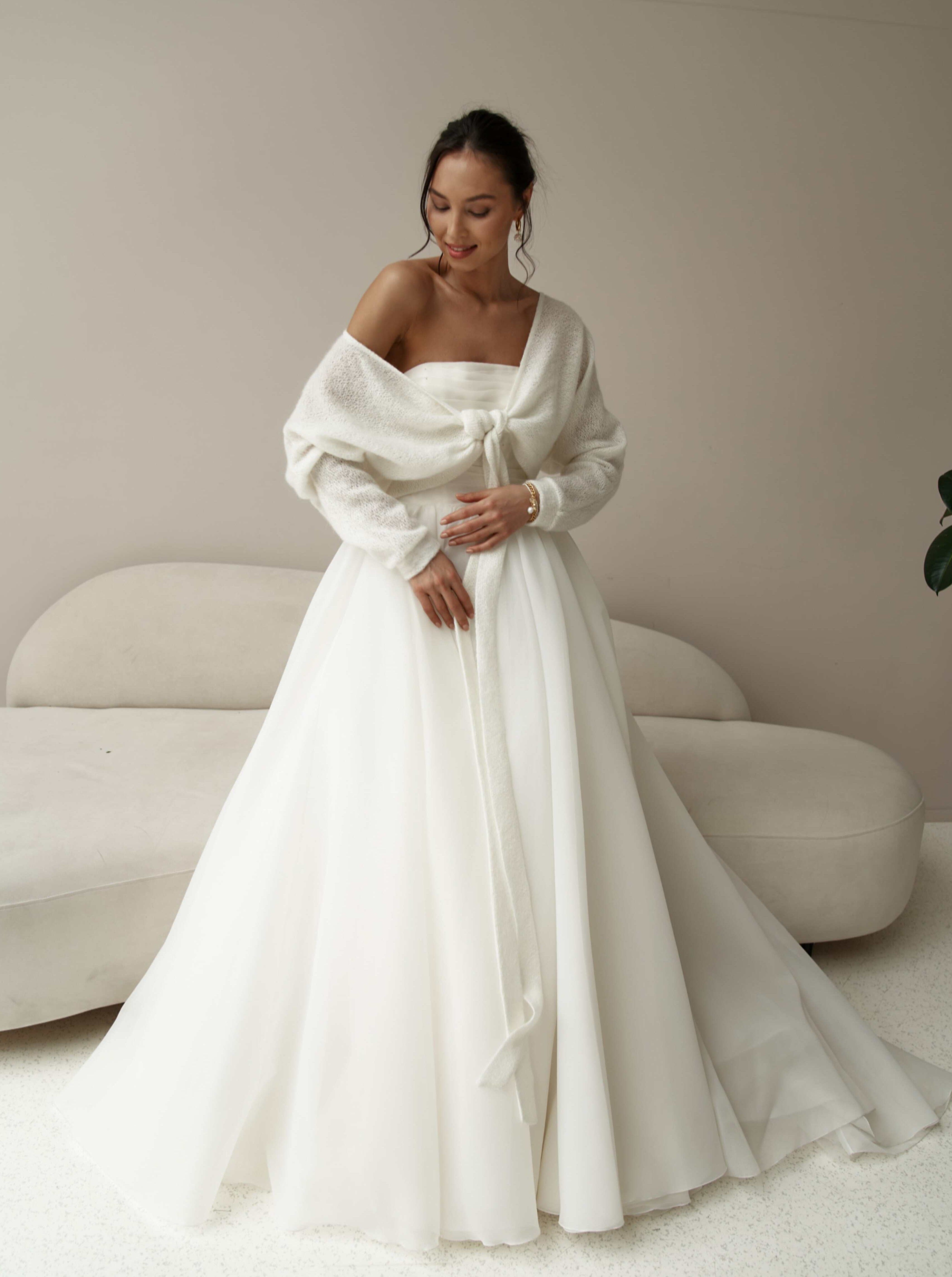 Cárdigan de novia para vestido de novia. Jersey de novia de lana con lazos