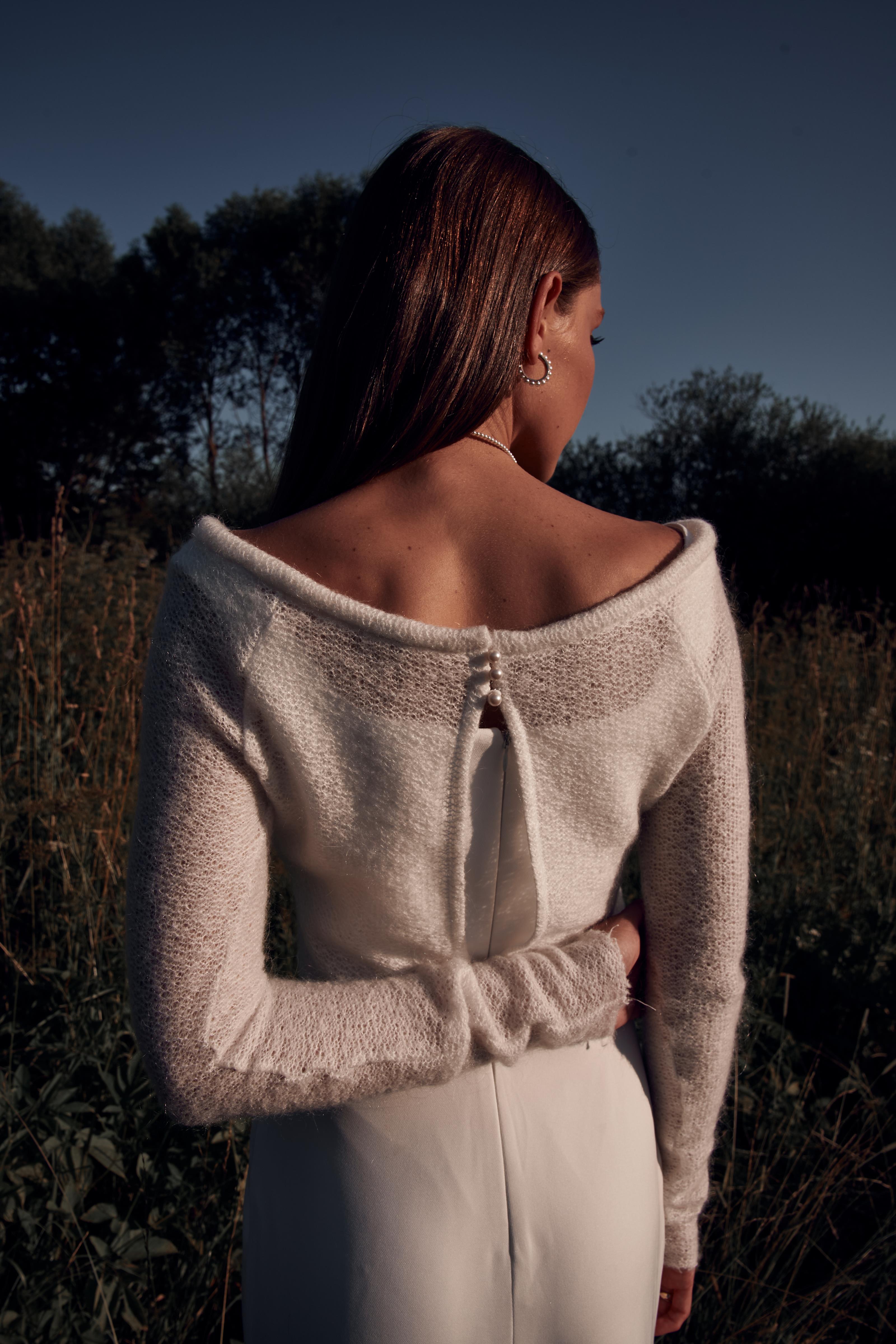 Jersey de novia de punto de lana con espalda abotonada