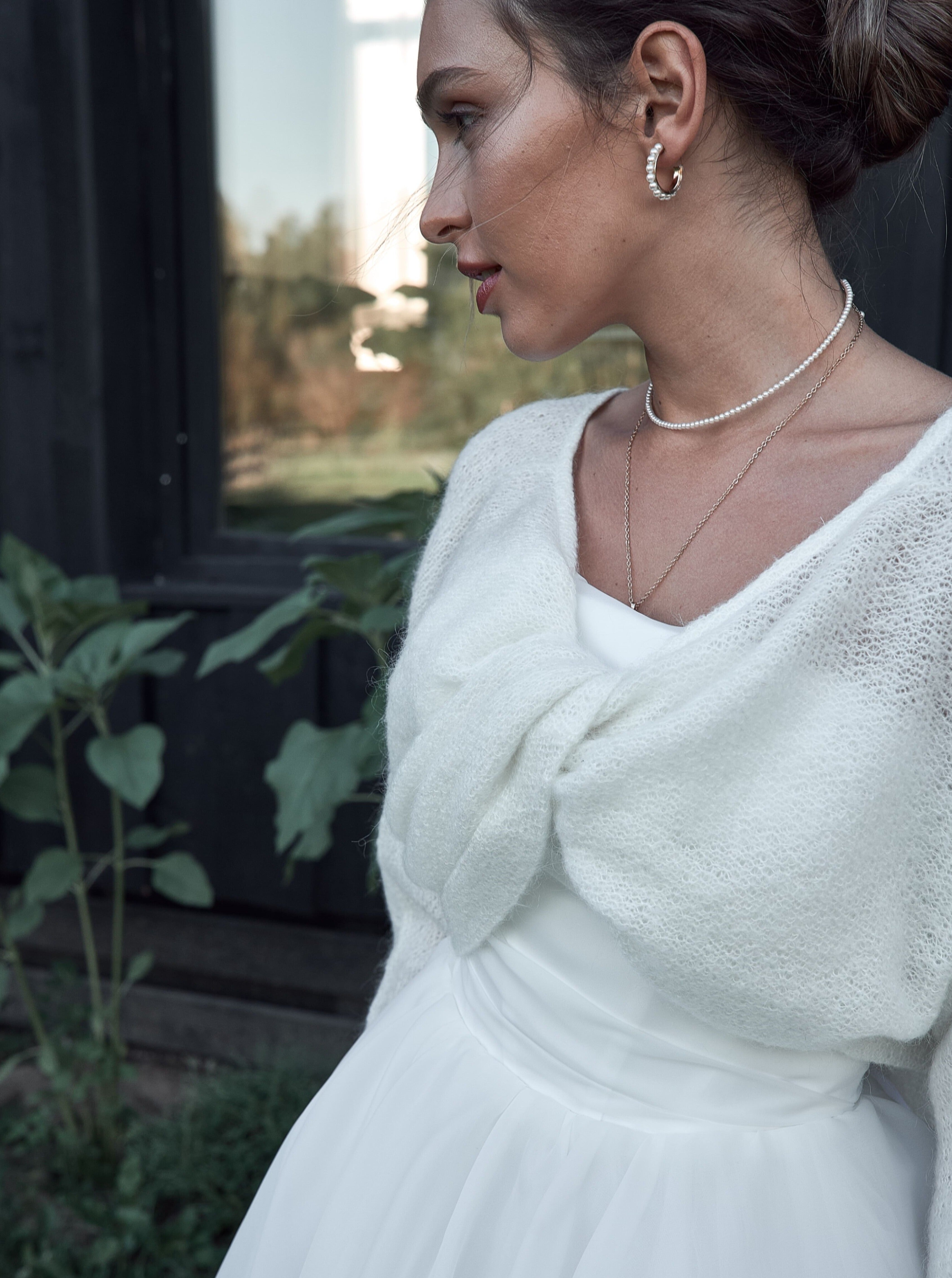 Bridal cardigan for wedding dress. Wool wedding sweater with ties Bridal cardigan for wedding dress. Wool wedding sweater with ties